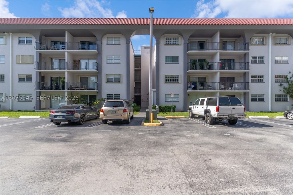 8101 SW 72nd Ave 123W, Miami, FL 33143
