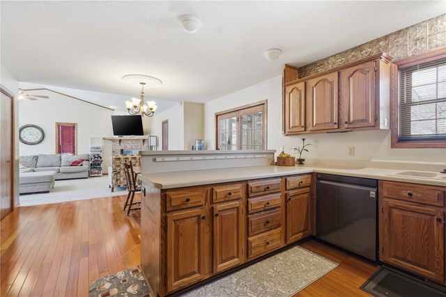 3010 Meadow Glen Street, Marion, IA 52302