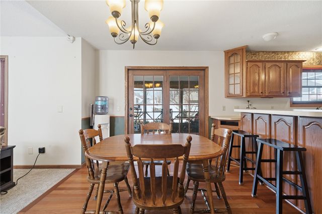 3010 Meadow Glen Street, Marion, IA 52302