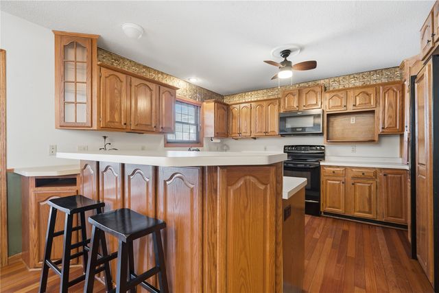 3010 Meadow Glen Street, Marion, IA 52302