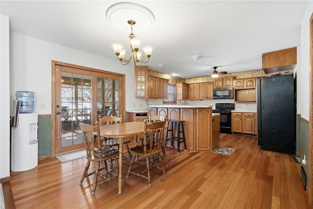 3010 Meadow Glen Street, Marion, IA 52302