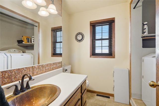 3010 Meadow Glen Street, Marion, IA 52302