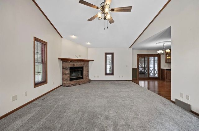 3010 Meadow Glen Street, Marion, IA 52302