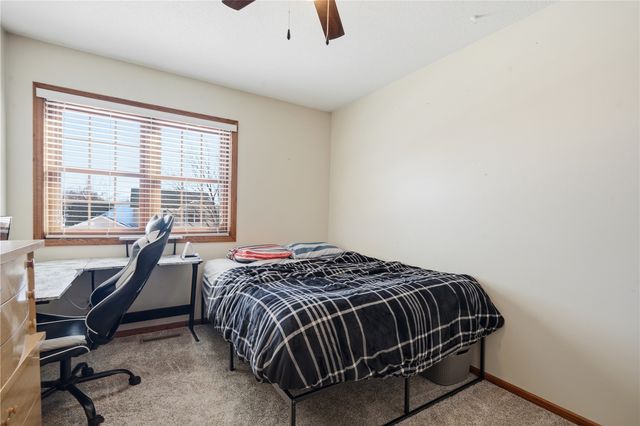 3010 Meadow Glen Street, Marion, IA 52302