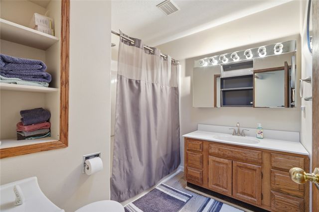 3010 Meadow Glen Street, Marion, IA 52302