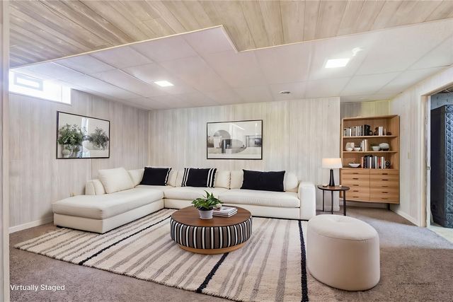 3010 Meadow Glen Street, Marion, IA 52302