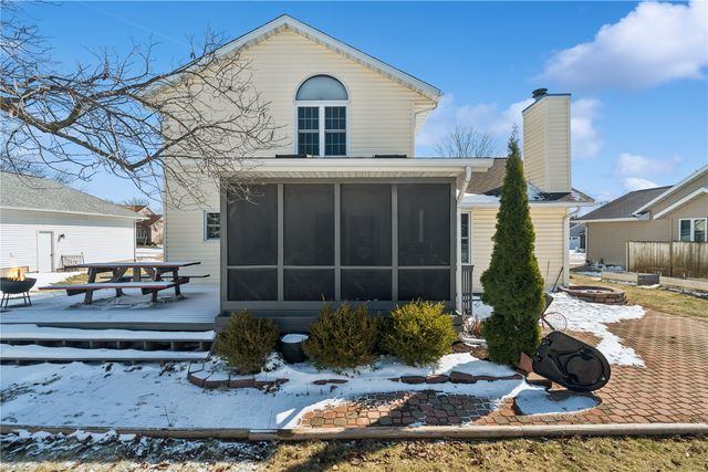 3010 Meadow Glen Street, Marion, IA 52302