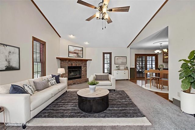 3010 Meadow Glen Street, Marion, IA 52302