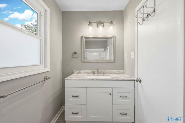 2106 Mythewood Drive, Huntsville, AL 35803