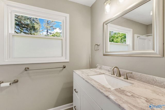 2106 Mythewood Drive, Huntsville, AL 35803