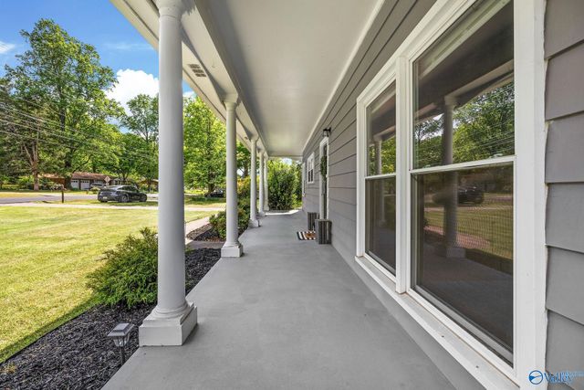 2106 Mythewood Drive, Huntsville, AL 35803