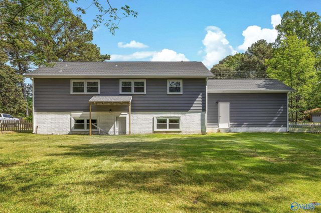 2106 Mythewood Drive, Huntsville, AL 35803