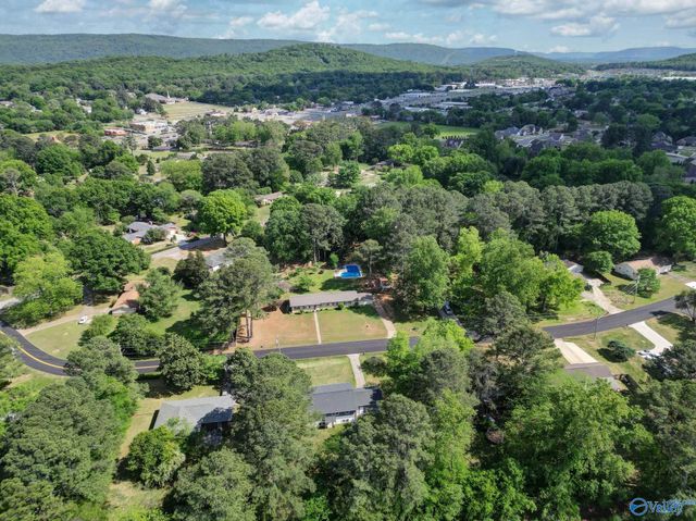 2106 Mythewood Drive, Huntsville, AL 35803