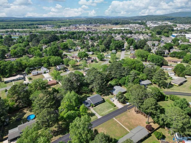 2106 Mythewood Drive, Huntsville, AL 35803