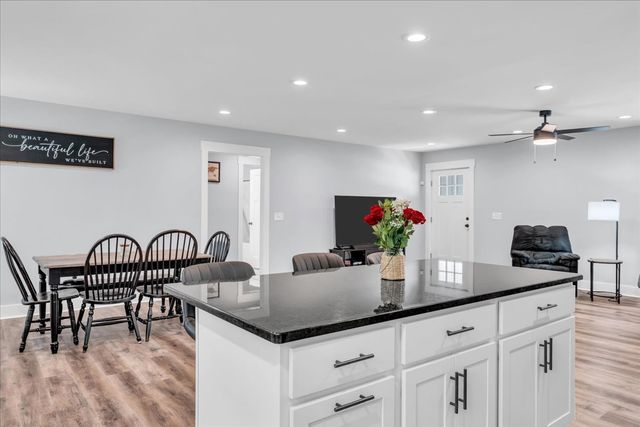 116 Carter Blake Rd, Tullahoma, TN 37388