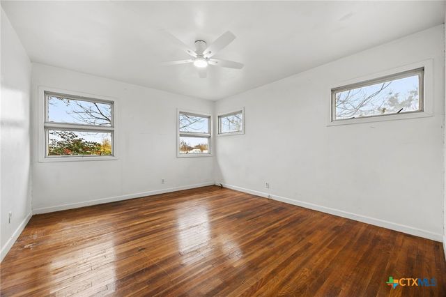 1002 W Woodlawn, San Saba, TX 76877