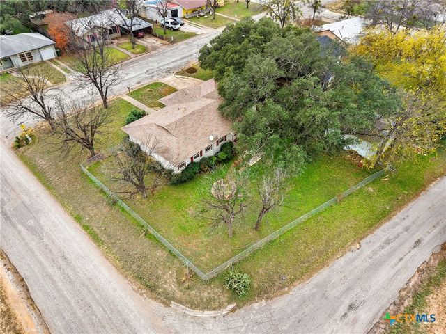 1002 W Woodlawn, San Saba, TX 76877