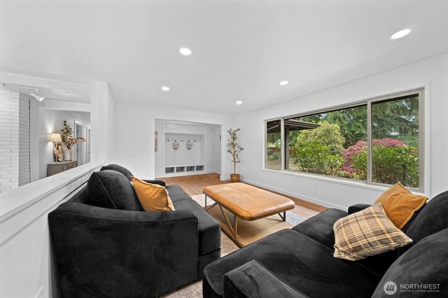19420 143rd Place SE, Renton, WA 98058