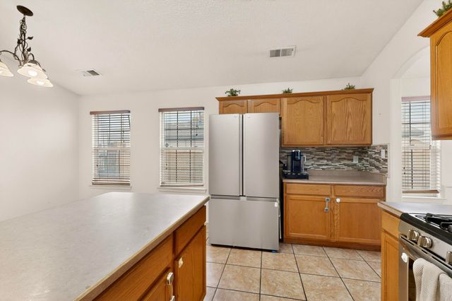 1034 Wagon Trail Street SW, Los Lunas, NM 87031