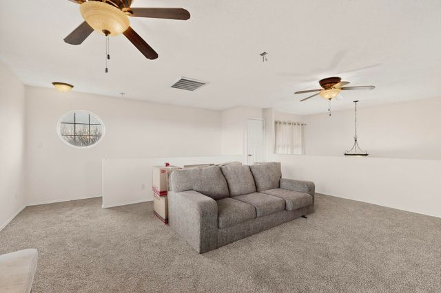 1034 Wagon Trail Street SW, Los Lunas, NM 87031