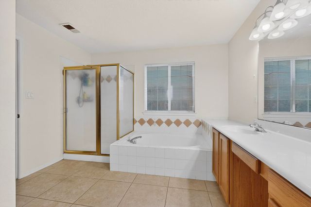 1034 Wagon Trail Street SW, Los Lunas, NM 87031