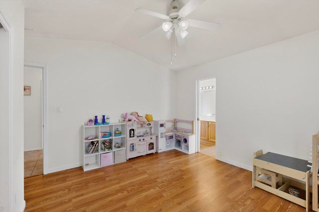 1034 Wagon Trail Street SW, Los Lunas, NM 87031