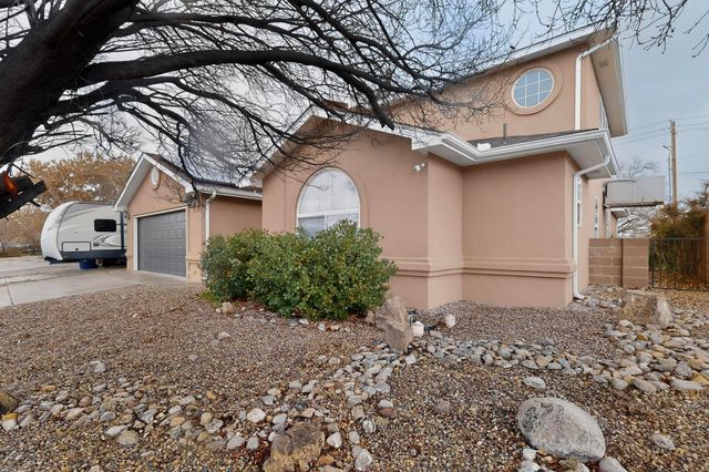 1034 Wagon Trail Street SW, Los Lunas, NM 87031