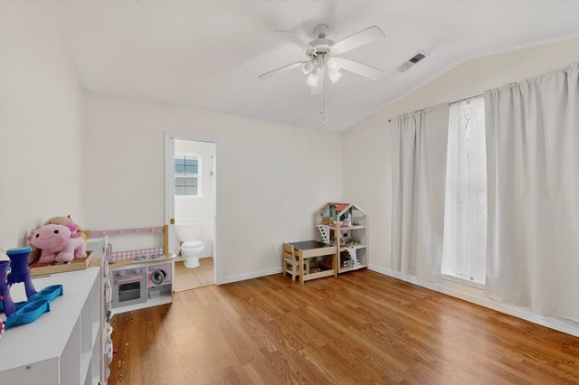 1034 Wagon Trail Street SW, Los Lunas, NM 87031