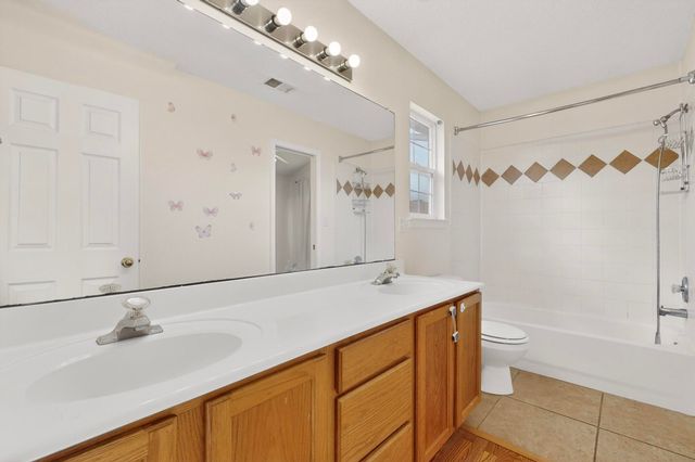 1034 Wagon Trail Street SW, Los Lunas, NM 87031