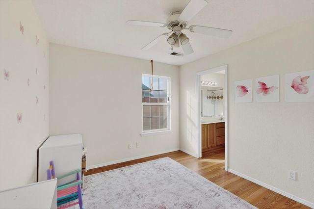 1034 Wagon Trail Street SW, Los Lunas, NM 87031