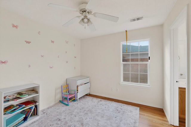 1034 Wagon Trail Street SW, Los Lunas, NM 87031