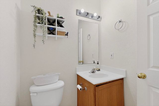 1034 Wagon Trail Street SW, Los Lunas, NM 87031