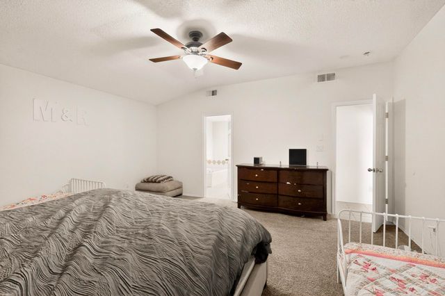 1034 Wagon Trail Street SW, Los Lunas, NM 87031