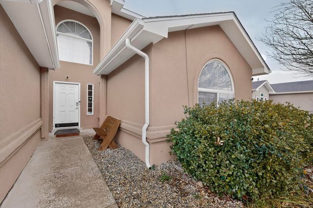 1034 Wagon Trail Street SW, Los Lunas, NM 87031