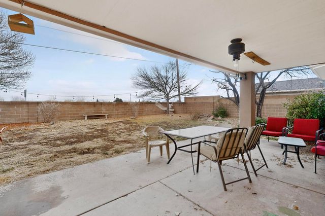 1034 Wagon Trail Street SW, Los Lunas, NM 87031