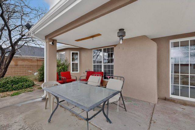 1034 Wagon Trail Street SW, Los Lunas, NM 87031