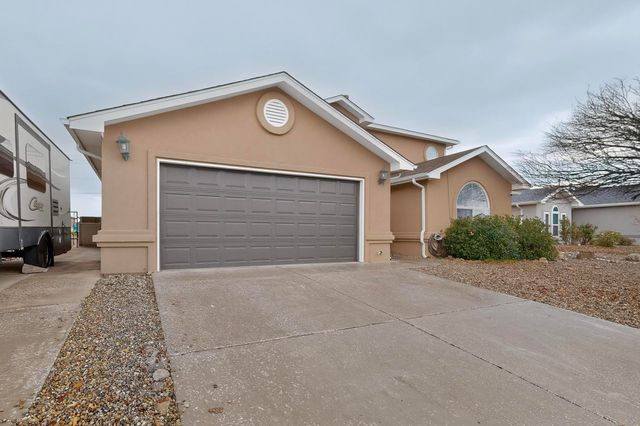 1034 Wagon Trail Street SW, Los Lunas, NM 87031