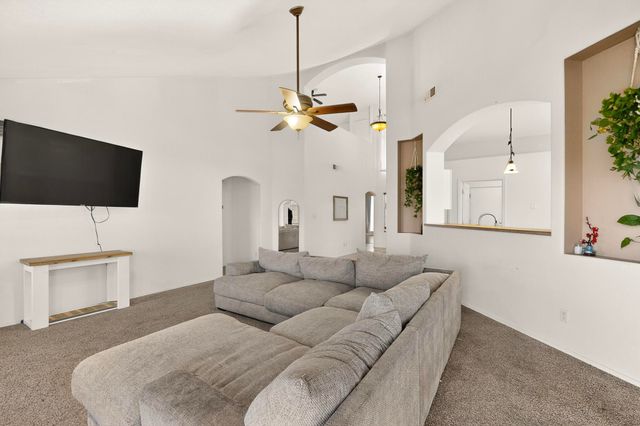 1034 Wagon Trail Street SW, Los Lunas, NM 87031