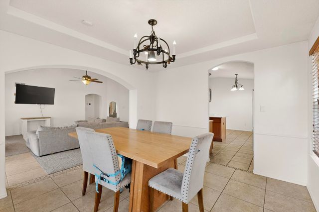 1034 Wagon Trail Street SW, Los Lunas, NM 87031