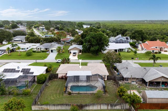 858 SE Roulette Lane, Port St Lucie, FL 34983
