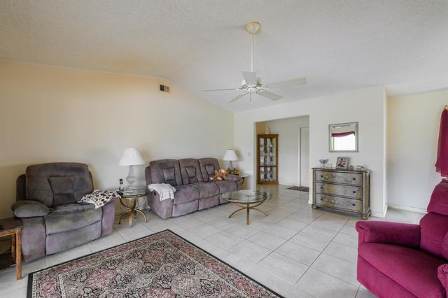 858 SE Roulette Lane, Port St Lucie, FL 34983