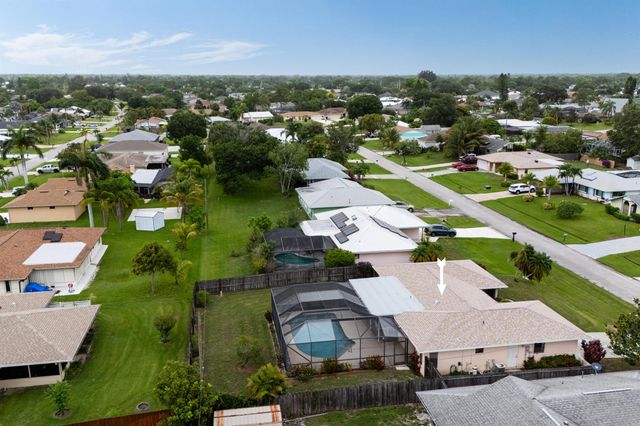 858 SE Roulette Lane, Port St Lucie, FL 34983