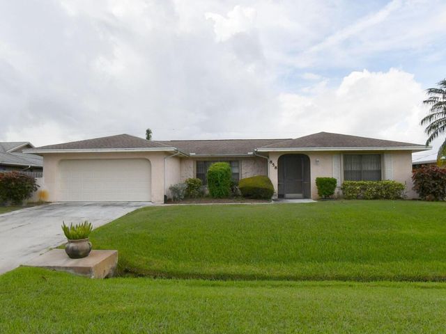 858 SE Roulette Lane, Port St Lucie, FL 34983
