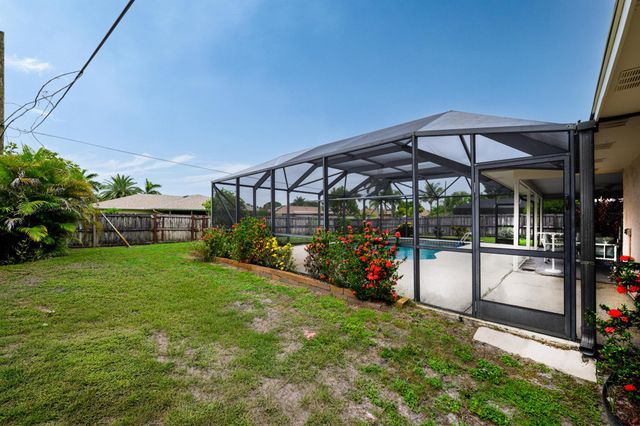 858 SE Roulette Lane, Port St Lucie, FL 34983