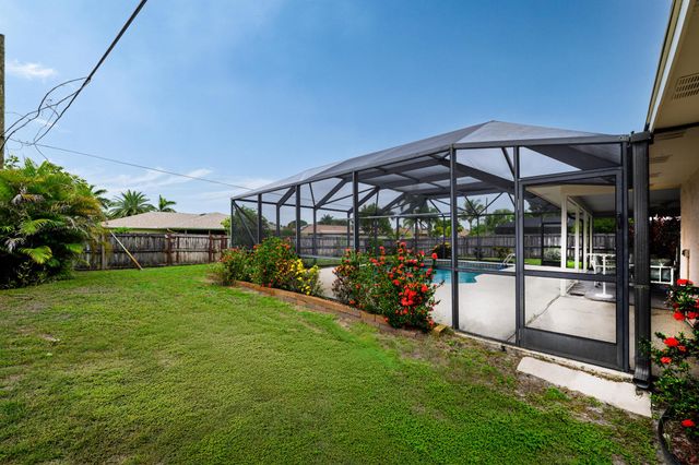 858 SE Roulette Lane, Port St Lucie, FL 34983
