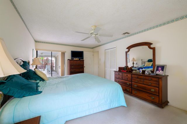 858 SE Roulette Lane, Port St Lucie, FL 34983