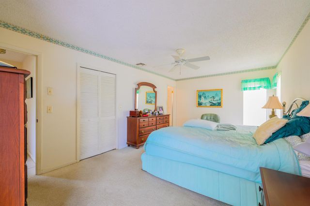 858 SE Roulette Lane, Port St Lucie, FL 34983