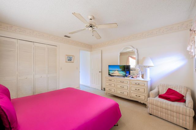 858 SE Roulette Lane, Port St Lucie, FL 34983
