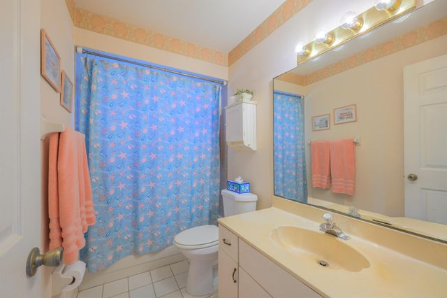 858 SE Roulette Lane, Port St Lucie, FL 34983