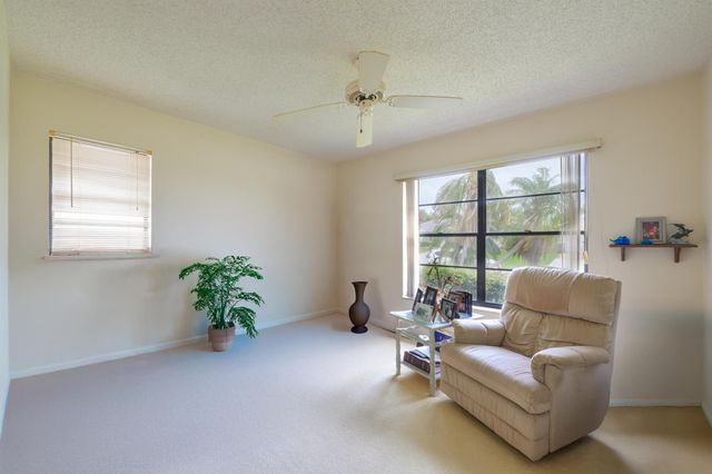858 SE Roulette Lane, Port St Lucie, FL 34983